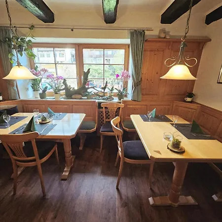 Hotel Buergerstueble 3*